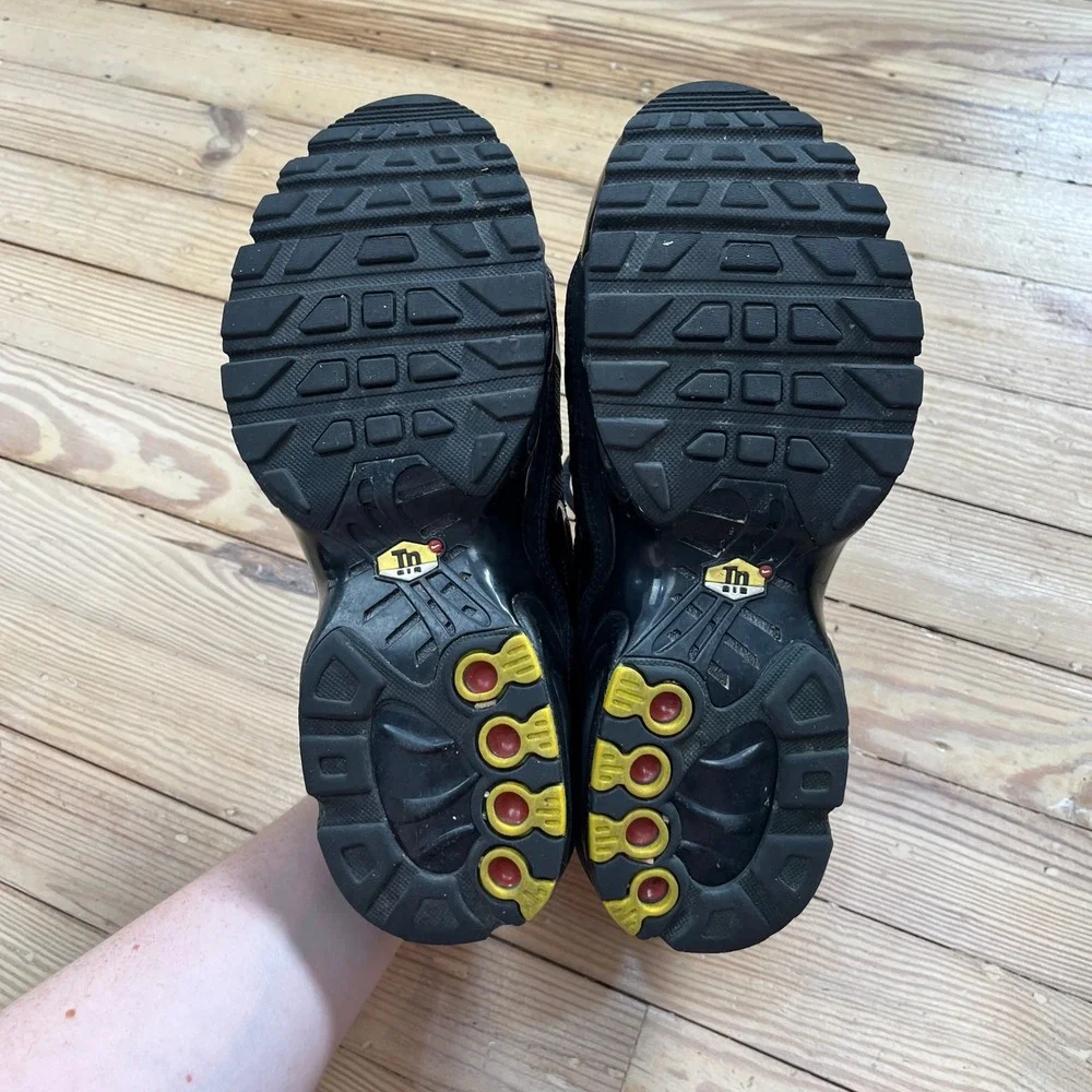Nike Air Max Plus TN Triple Black Sneakers 604133-050 youth 6.5 Running Shoes